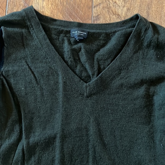 Club Monaco Italian Yarn Sweater Large - Picture 2 of 11